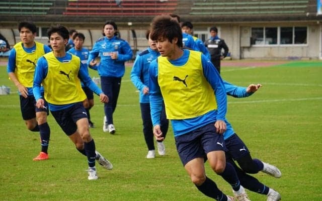【毎日レポート! 川崎F沖縄合宿】「トオヤ（名願斗哉）、行けよ！」車屋紳太郎がピッチで叫んだワケ。谷口彰悟が抜けた最終ラインで増す責任感