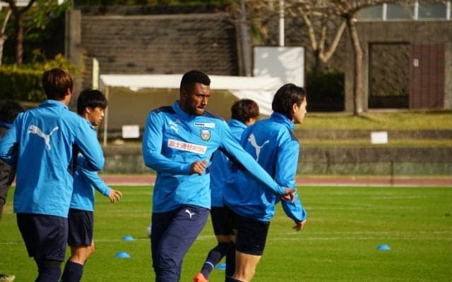 【毎日レポート! 川崎F沖縄合宿】午後練習が中止にもかかわらず、午前練習後に長時間の居残り練習！ 鬼木達監督も「せっかく早く終わらせたのに、みんな居残りするんですよ（笑）」