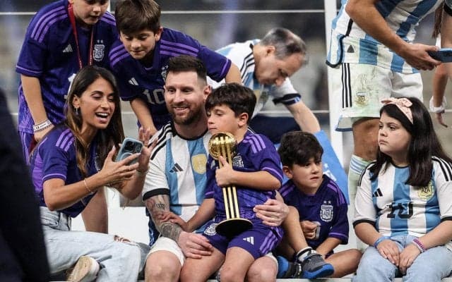 アルゼンチン代表の新守護神はメッシ?! 好セーブ披露の息子が注目の的「次のW杯が楽しみ」