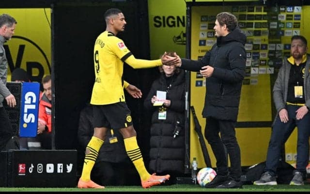 精巣がん克服のアラーが復活弾、指揮官も「幸せな瞬間」と祝福