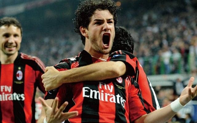 「ロッカールームには…」ミラン退団から10年、33歳パトが当時を懐かしむ… モンツァ行きも示唆？