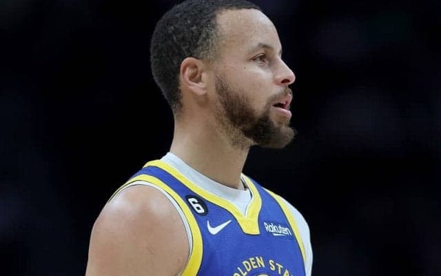 ウォリアーズのカリーが左足負傷のため数週間の離脱…オールスターも欠場か