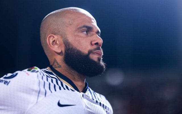 性的暴行容疑で刑務所入りのアウベスは苦難続く…離婚、家の押収、負債は3億円以上、クラブから損害賠償で1.3億円の請求