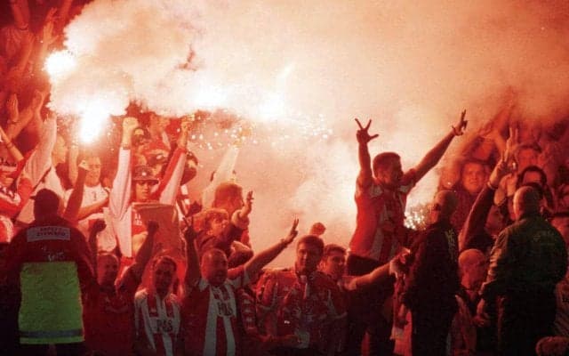 「シニシャは永遠なり」昨年逝去ミハイロビッチ氏を追悼するコレオ… 古巣レッドスターサポが披露