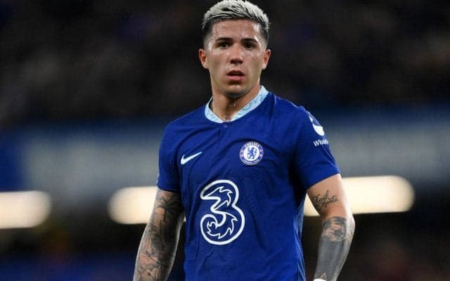 「ただただ美しい」「完璧すぎる」プレミア最高額のエンソ・フェルナンデスはロマンチスト、彼女の23歳のバースデーを祝いにポルトガルへ