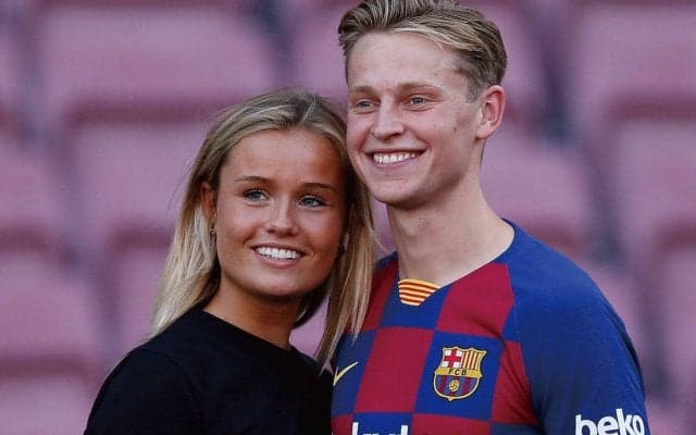 「スコアは23-2」デ・ヨング美人婚約者、EL対戦控えお茶目にユナイテッドを煽る… パートナーの昨夏移籍は成立せず