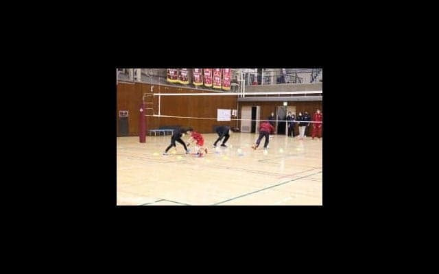 バレーボールを通して現役部員とOB、OGらが交流！