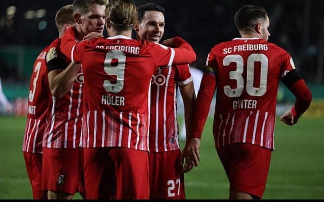 堂安途中出場のフライブルク、2部ザントハウゼンに苦戦も終盤の2発でベスト8《DFBポカール》