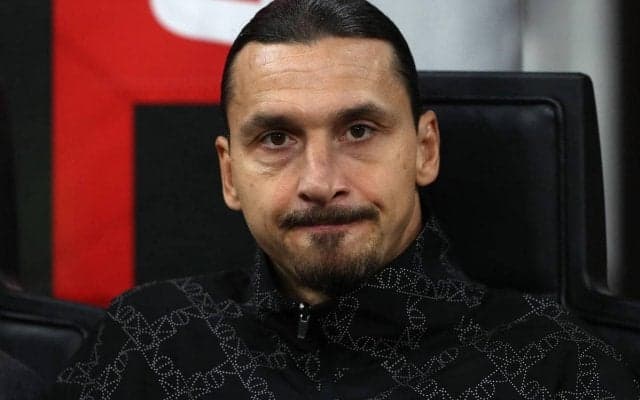 「神が戻ってきた」「奇跡を起こして」41歳イブラヒモビッチ、ヒザの手術から復活…絶不調のチームを救えるか「気合いを入れてくれ」