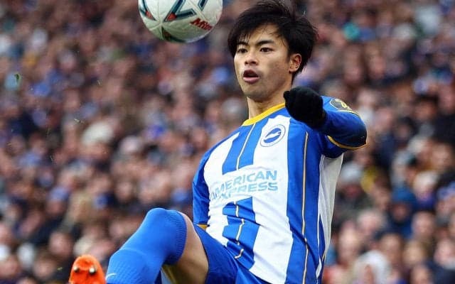  「カオルは国際的なスーパースター！」ブライトンが投稿した日本の女性ファンに現地ファンも感謝「凄いこと」「よく来てくれた」