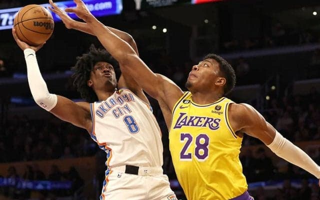 第4Qで手痛いランを許したレイカーズがサンダーに惜敗…八村は3試合ぶりの2ケタ得点