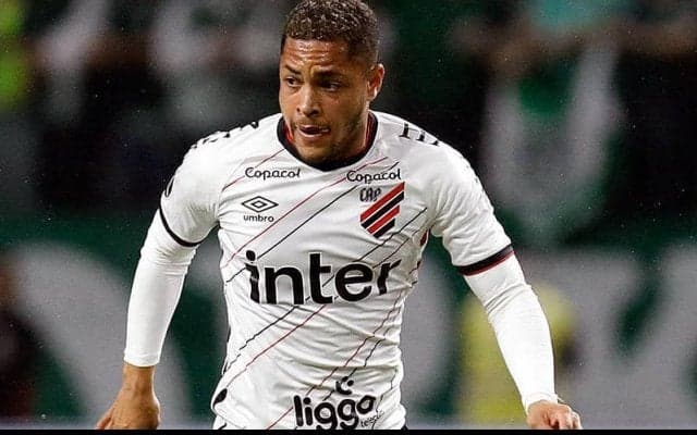 バルセロナが17歳逸材FWヴィトール・ロッキに関心！　すでに交渉をスタート