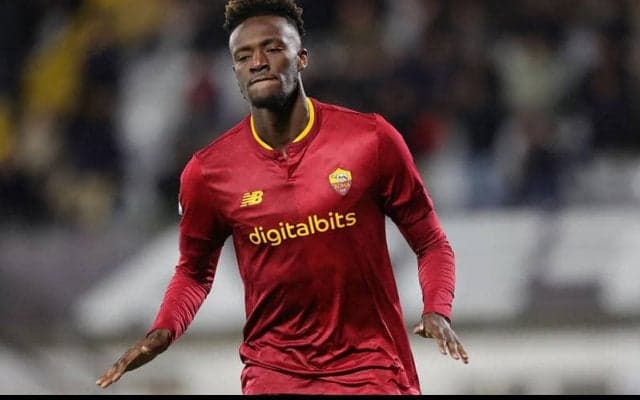 夏のストライカー獲得を目指すユナイテッド、エイブラハムをリストアップか