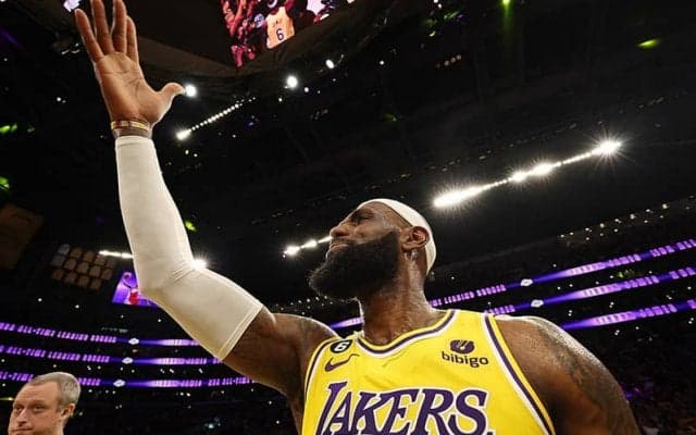 歴代最多得点記録を塗り替えたレブロン…現役選手やレジェンドらがSNSで祝福の言葉を贈る