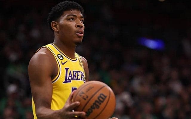 第3Qでの失速が響きレイカーズがバックスに敗れ3連敗…先発の八村は8得点6リバウンド