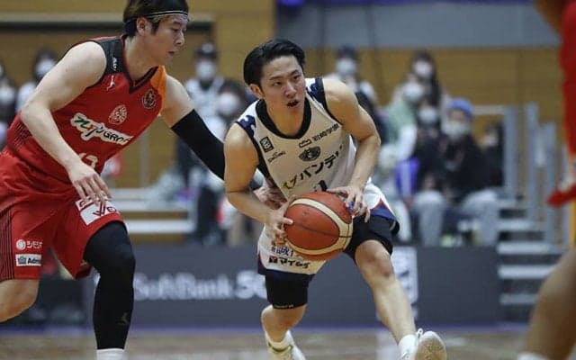 土壇場で3ポイントを沈め切った河村勇輝…横浜BCがFE名古屋との激戦を制す