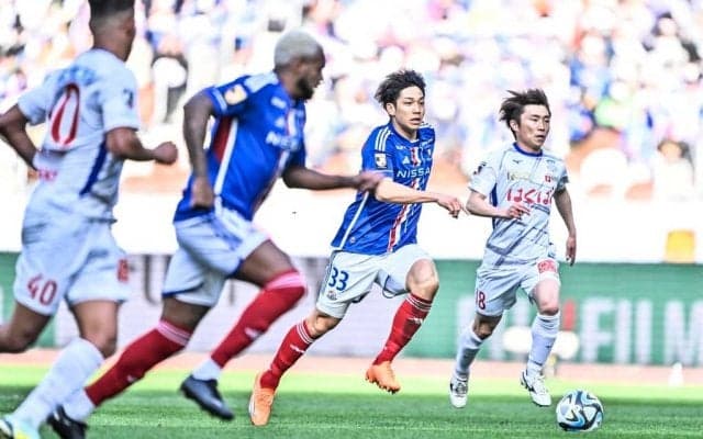 「縦のドリブルとあのパスは凄いわ」横浜FM・西村の決勝ゴールの裏に「左CBの好プレー」あり！ 23歳DFの攻撃的選択肢に「えー行くの？行くの？まだ行くの⁈」とサポーター興奮！