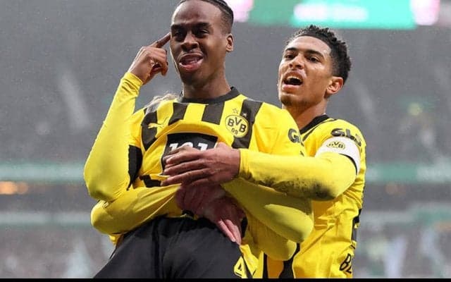投入直後のバイノー=ギテンス弾でドルトムントが5連勝《ブンデスリーガ》