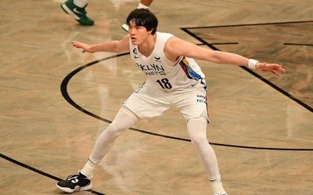 “新生”ネッツ、第4Qに逆転されてシクサーズに敗戦…渡邊雄太は約5分の出場で無得点