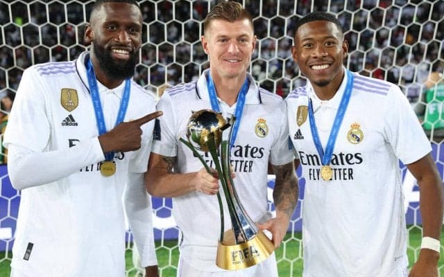 最多5度の優勝レアルをも超えるクロース、バイエルン時代含めCWC6度目制覇　歴代写真に「トロフィーが似合う」