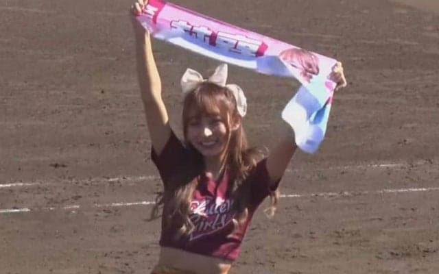 日台チアが“へそ出し”競演「完璧すぎ」　夢の2日間が終了…ファン「東京で待ってる」