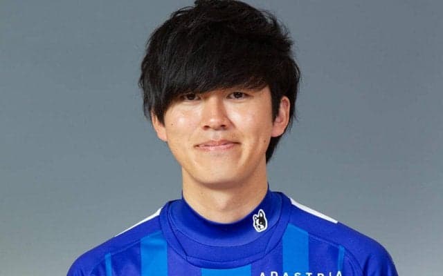 水戸MF新里涼が元AKB48メンバーの福岡放送・小林茉里奈アナと入籍を発表「どんな時も支え続けてくれた」