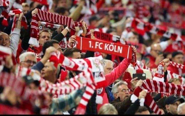 4人の日本人選手が在籍したブンデスリーガ初代王者の古豪ケルン、創設75周年を迎え記念ユニフォームを着用！