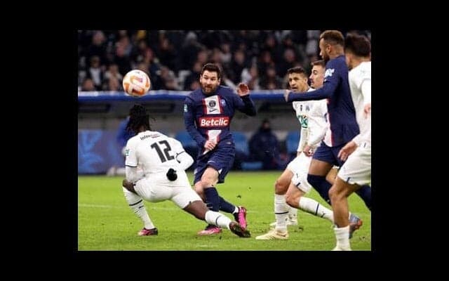 エムバペの負傷で途端に弱ったパリ・サンジェルマン。メッシ、ネイマールを生かし、CLバイエルン戦に勝つ方法は何か