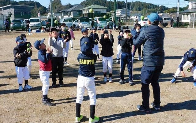 1人でできるフライ捕球の練習法　恐怖心を払拭…野球初心者の子どもにお勧め