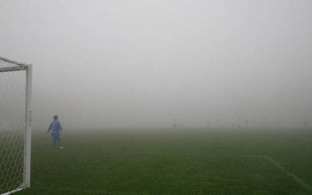 「イングランド選抜」と化けたアーセナルと12人で戦ったディナモ・モスクワ「伝説の泥仕合」【雨以上に困難な「五里霧中」なサッカーの物語】(3)