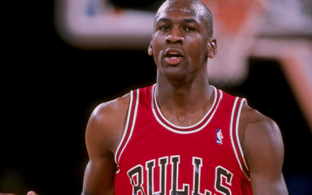 幻の背番号…マイケル・ジョーダンが“12番”のジャージを着用して試合に出場した理由とは
