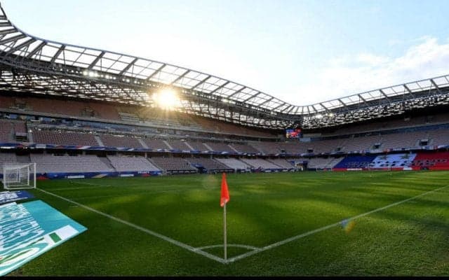 スタジアムのトイレでAV撮影!? ニースが試合中にまさかの被害に