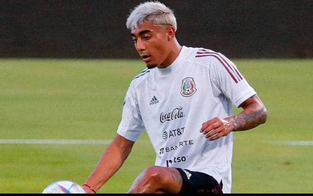 バルサ、メキシコ代表DFフリアン・アラウホ確保！ 今冬の移籍市場では“18秒”間に合わず