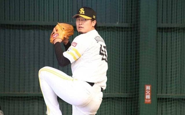 鷹・杉山一樹、右肘内側側副靱帯損傷などでキャンプ離脱　ローテ候補に長期離脱の可能性
