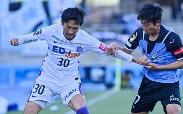 J1広島が選手の「かわいいの大洪水」連続写真を公開！ベテランMFの“ブレない”姿には「全部同じ顔ww」「変わらない顔がジワジワくる」の声