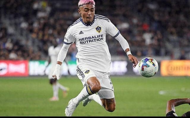 バルセロナがメキシコ代表SB獲得！　同胞マルケス率いるバルサ・アトレティック登録に