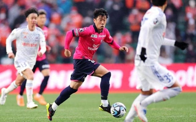 「さすが」「やっぱうめぇ」C大阪・香川真司がゴールの起点となる「絶妙スルーパス」！ Jリーグ復帰戦でのいきなりの活躍が話題に