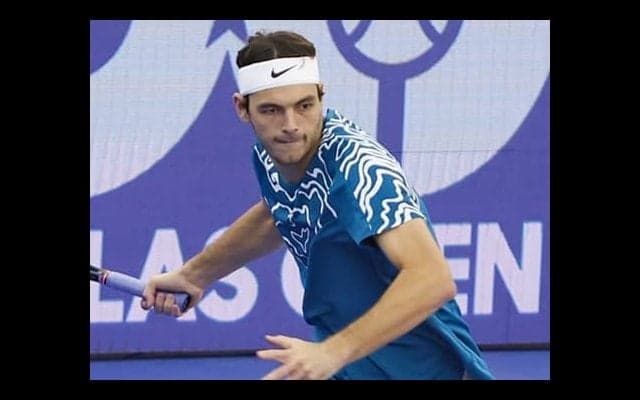  フリッツ 失セット0でV王手 