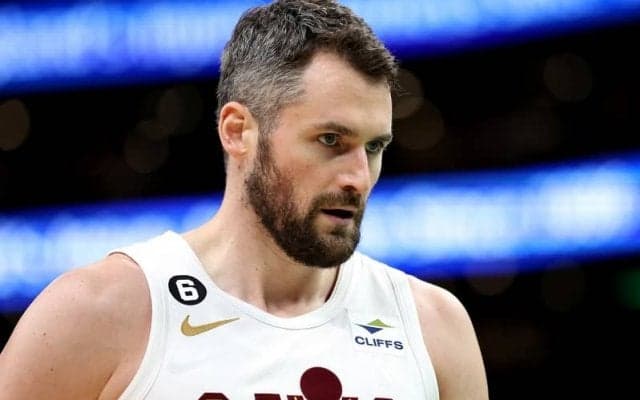 キャブズがケビン・ラブのバイアウトを正式に発表…背番号0は永久欠番へ