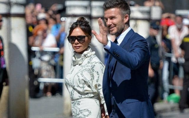 ベッカム一家は雪上でもスター！スキー&スノボ姿で「ゲレンデでの思い出」「アルプスからのキス！」