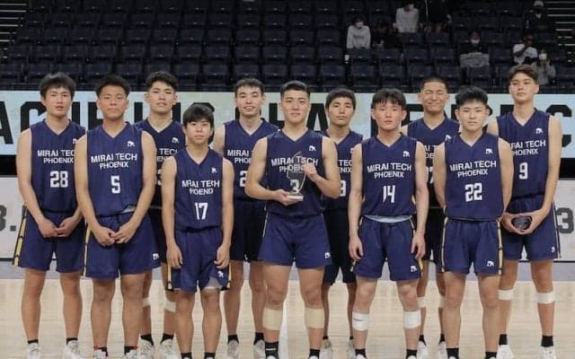 美来工科高校が福岡U16を破り「B.LEAGUE U16 CHALLENGE CUP」で優勝を飾る