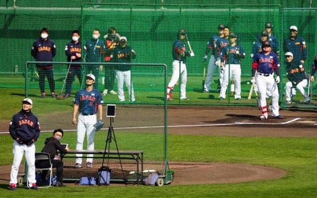 ダルビッシュが初ライブBP登板で“おかわり”　村上に被弾も打球の行方を追って“笑顔”