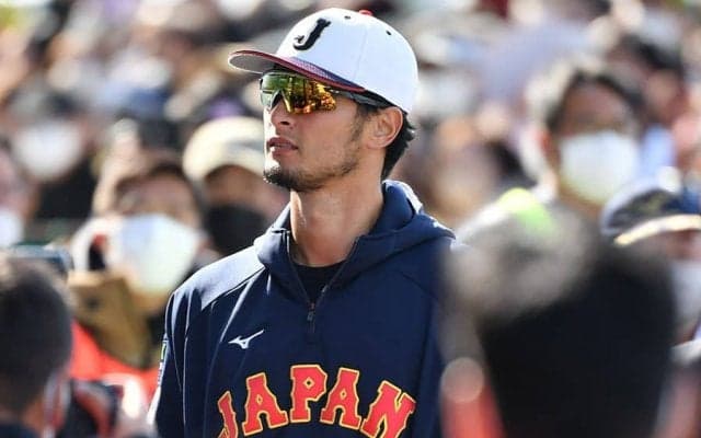 侍Jキャンプでアクシデント　ダルビッシュのサイン求めファン殺到…柵外れ騒然