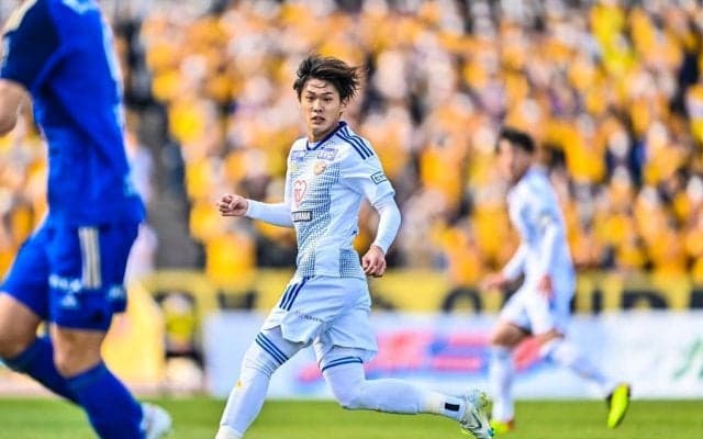 「どれだけ震えたか！」と、元日本代表FWが開幕戦で見せた「仙台サポーターの応援」で現役当時に想いを馳せる！ 現地の動画も公開し、「相変わらずの応援に感動しました！」