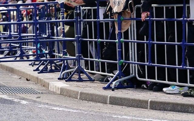 侍キャンプで“警備強化”　ダルビッシュにファン殺到が教訓…突貫工事で柵増設