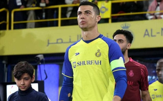 「脂肪が減り、筋肉がつく」サウジアラビアでもC・ロナウドのストイックぶりは健在！クラブ栄養士が周囲への好影響を明かす「より厳しい食事制限をする」