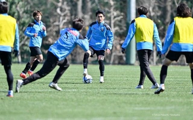 「やるかもしれないですね（笑）」川崎・大島僚太が鹿島戦に向けた練習で最終ライン入り!? 離脱者が続く川崎で、まさかのポジション挑戦も…知念への警戒感も表す