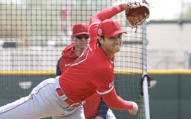 【MLB】大谷翔平、初の実戦投球で156キロ3K発進「良かったです」　安打性1本に充実の笑顔