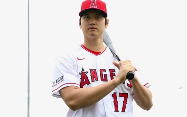【MLB】“モデル”大谷翔平が「ただただカッコいい」　ポーズで際立つ肉体「大きくなった」