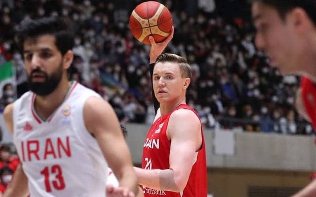 ホーキンソンが万能ぶりを遺憾なく発揮…代表デビュー戦でダブルダブルをマーク